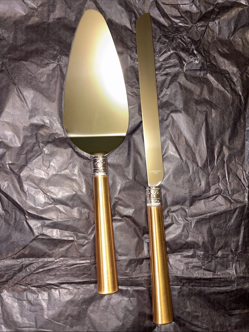 VERA WANG Wedgwood 'With Love' Gold Cake Knife and Server